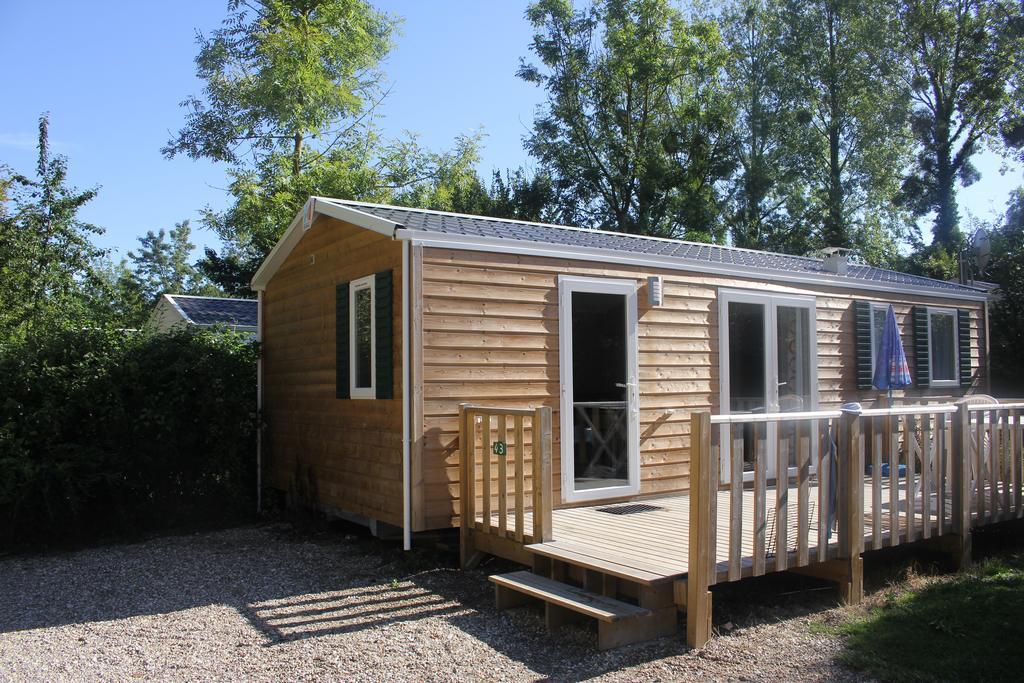 Camping Le Val De Trie Béhen Zewnętrze zdjęcie